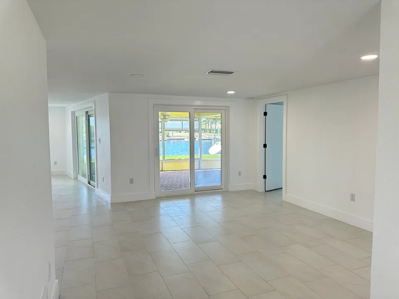 Building Photo - 5401 Leeward Ln