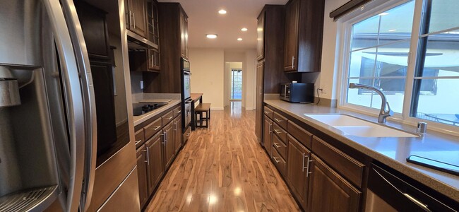 Kitchen - 6926 Monte Verde Dr