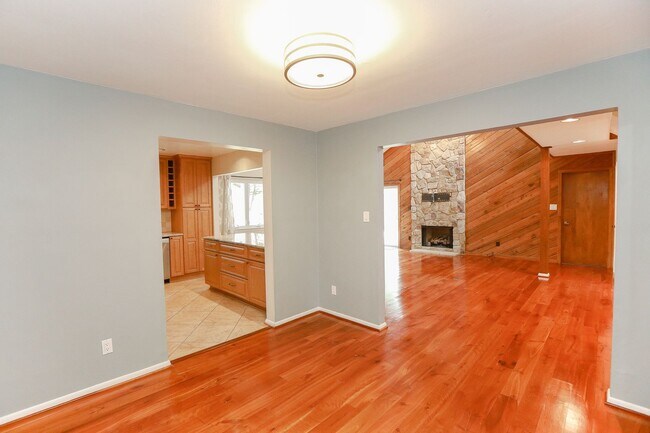 Building Photo - Luxurious home rental in Broad Bay Islands!