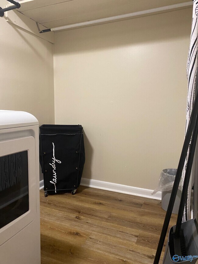 Building Photo - 2201 Shady Ln Dr NW