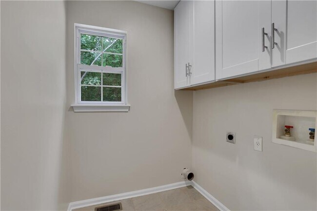 Building Photo - 6524 Medlock Rd