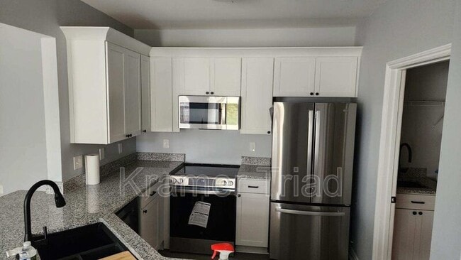 Building Photo - 16105 Chesapeake Cir