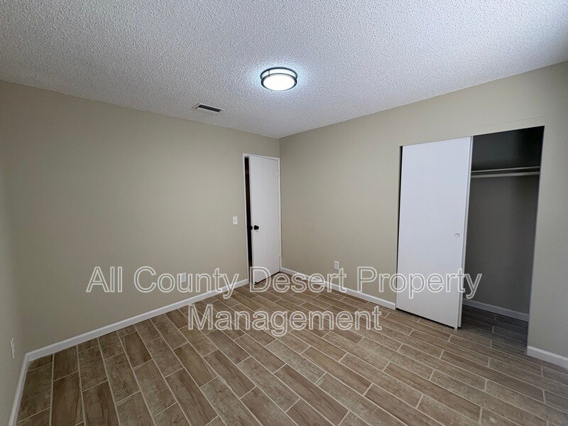 Building Photo - 68085 Cll Bolsa