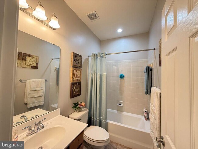 Building Photo - 14050 Cannondale Way
