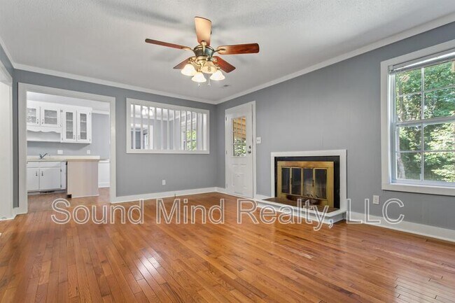 Building Photo - 417 Foxhall Dr