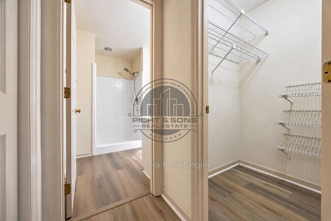 Building Photo - 3301 Lemoyne Ct