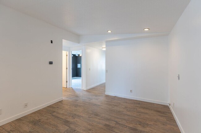 Building Photo - 2818 N Joel Rd