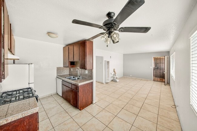 Building Photo - 1115 252nd St