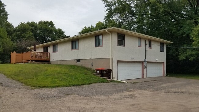 Building Photo - 4 Bedroom Duplex