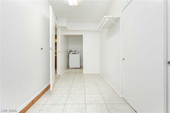 Building Photo - 3969 Manford Cir