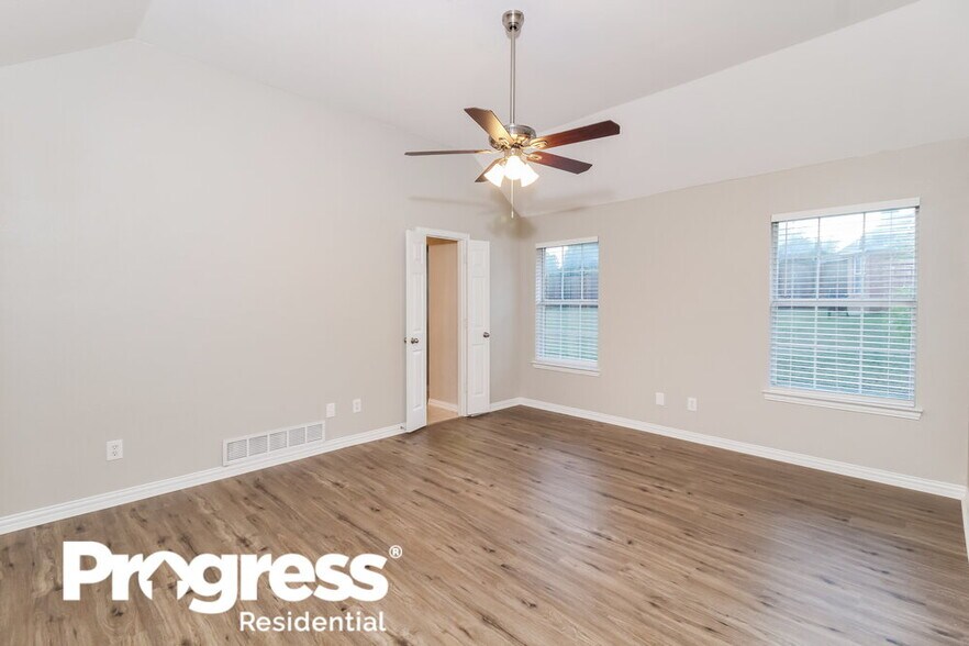 Building Photo - 2505 Coffey Dr