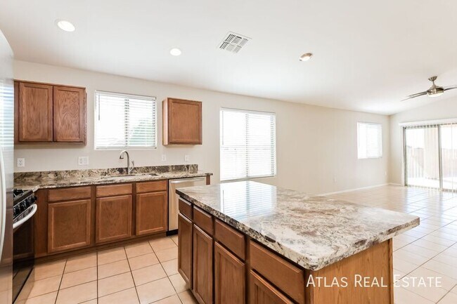 Building Photo - 554 S Sunny Rock Dr