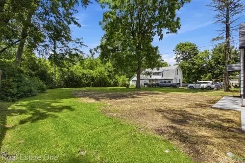 Building Photo - 17 N Midland Dr