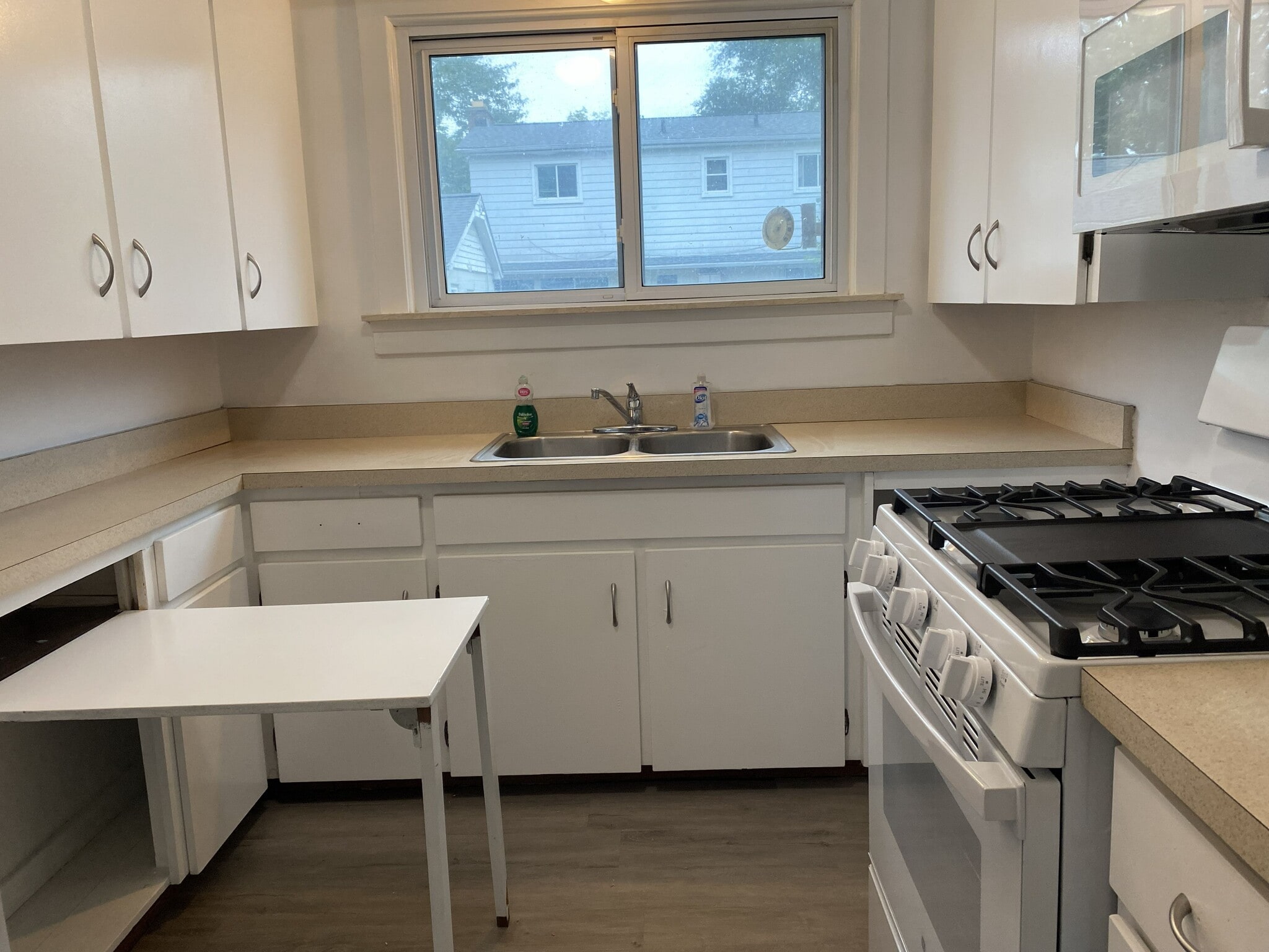 Kitchen - 1831 Short Ave