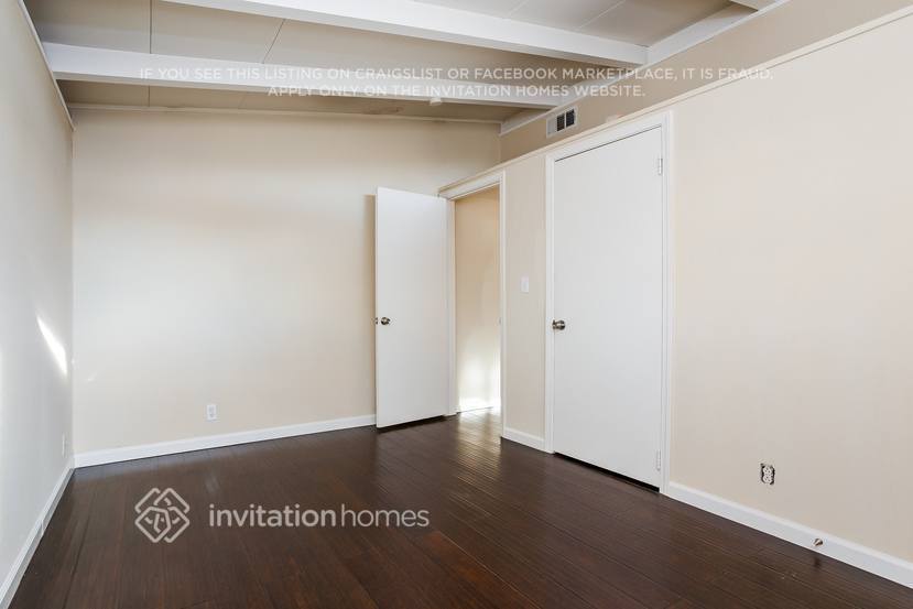 Building Photo - 1467 Michigan St