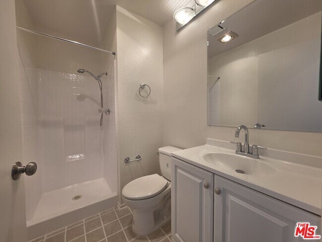 Building Photo - 8505 Gulana Ave