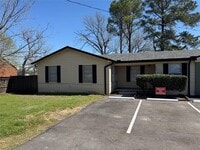 Building Photo - 304 Burgett St