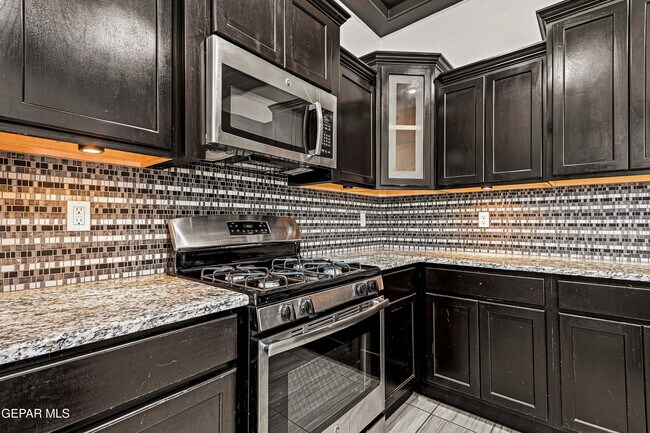 Building Photo - 12744 Midland Ct