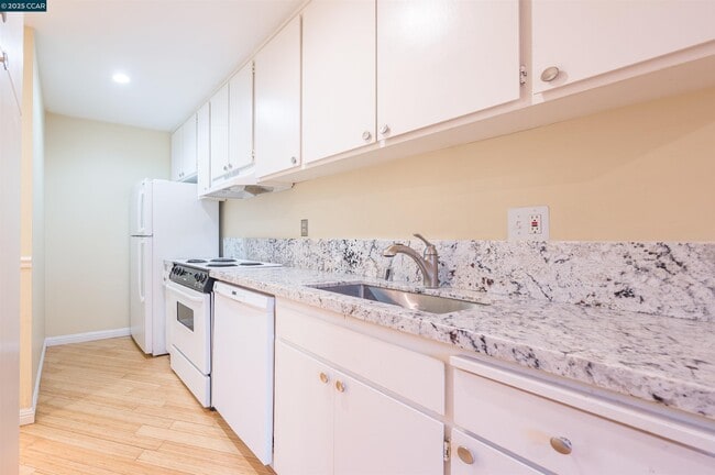 Primary Photo - 951 Bancroft Rd