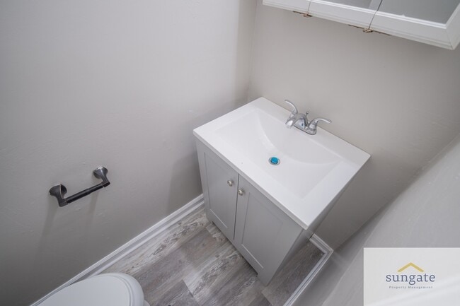 Building Photo - 6449 Union Ct