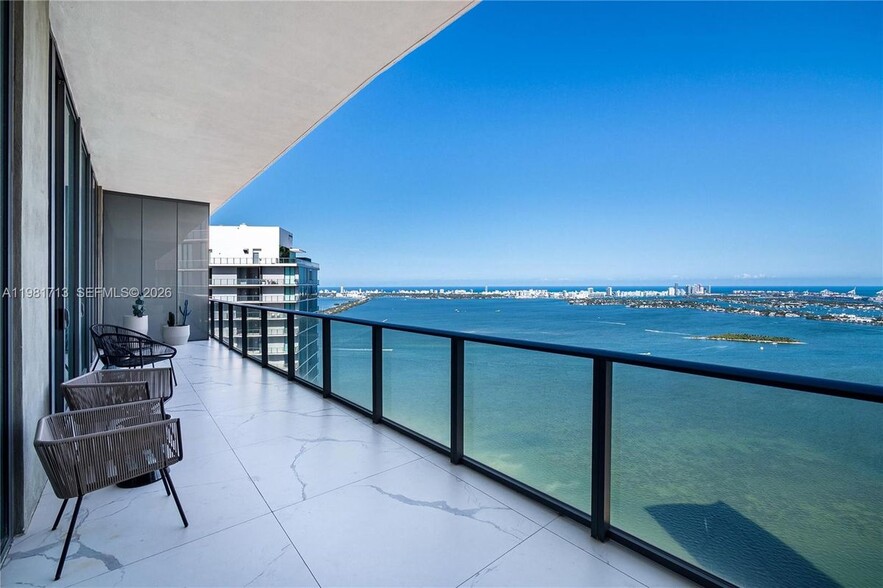 Building Photo - 650 NE 32nd St