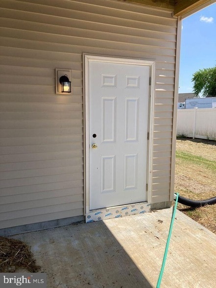 Building Photo - 376 E Main St