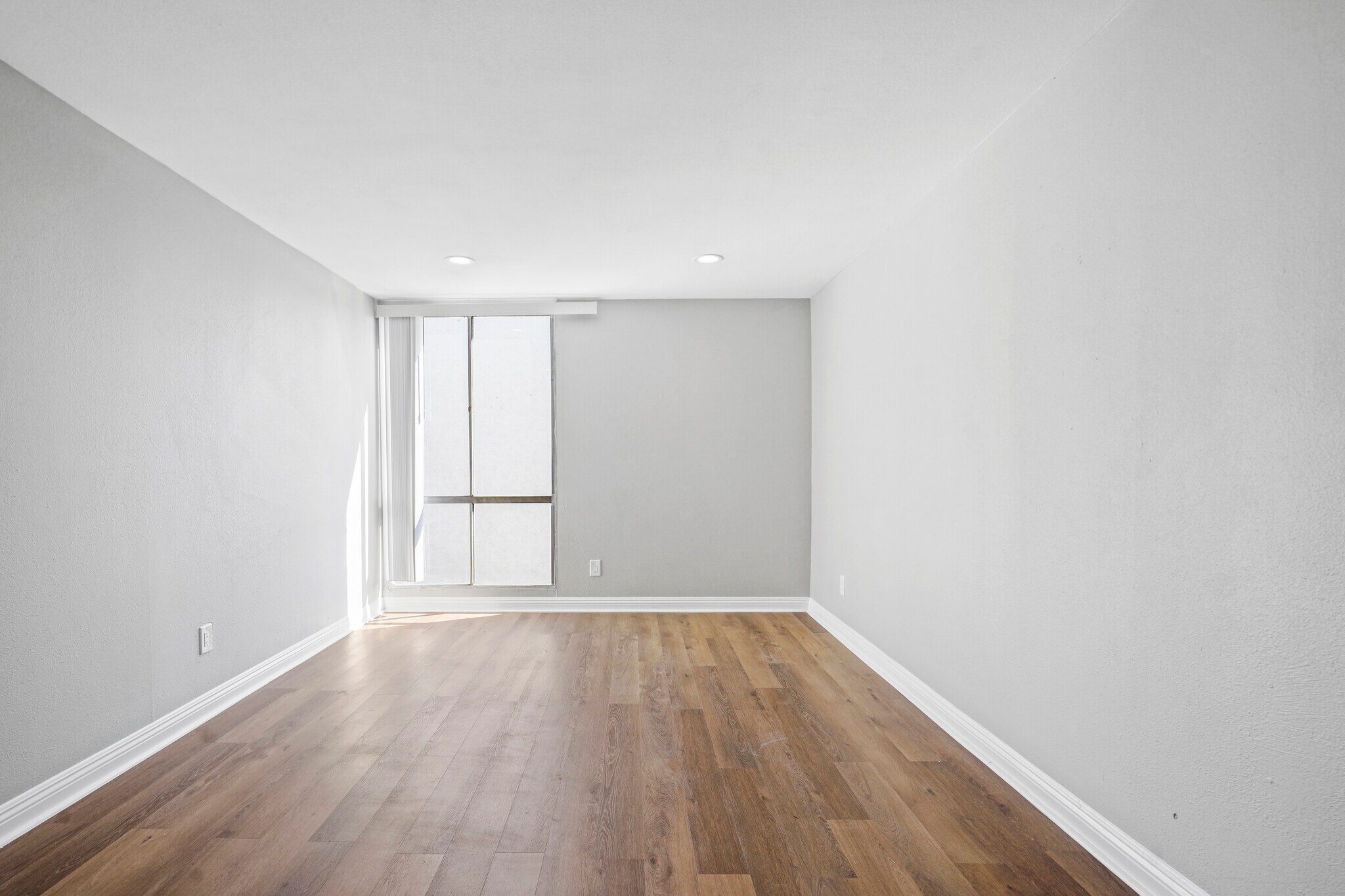 Building Photo - 8601 International Ave