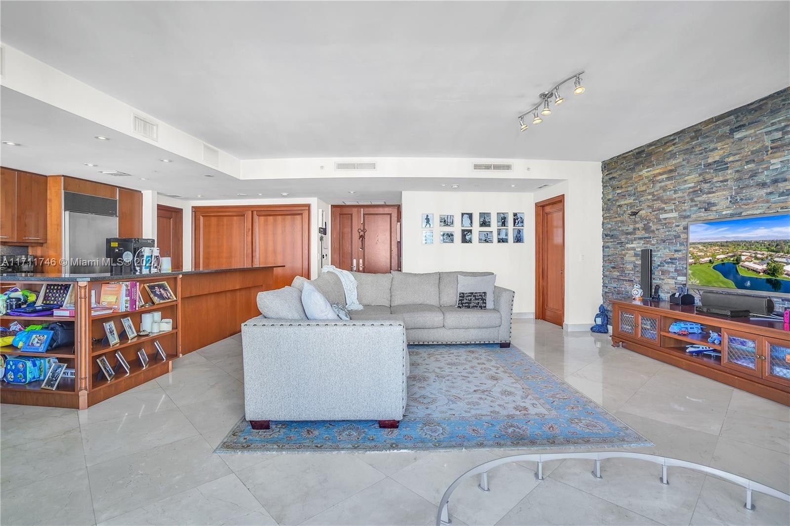 Building Photo - 901 Brickell Key