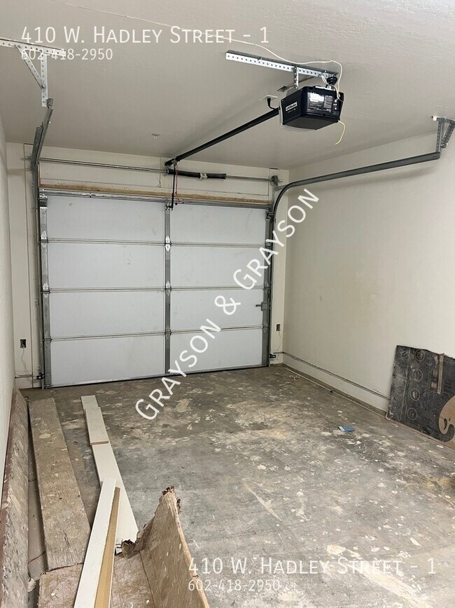 Building Photo - 410 W Hadley St