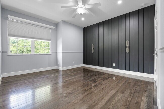 Building Photo - Fully Remodeled 5/4 Art Deco-Inspired Home...