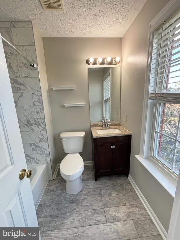 Building Photo - 110 Raquel Ct