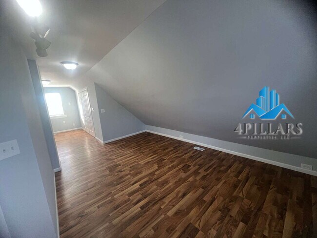 Building Photo - 5647 Sohl Ave