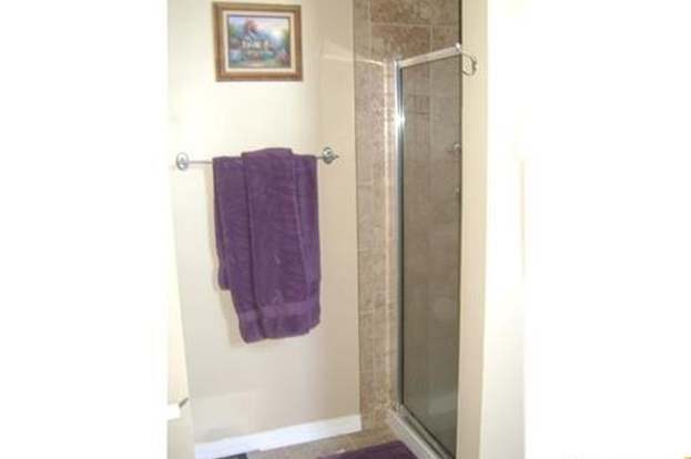 Building Photo - 166 Stults Ln