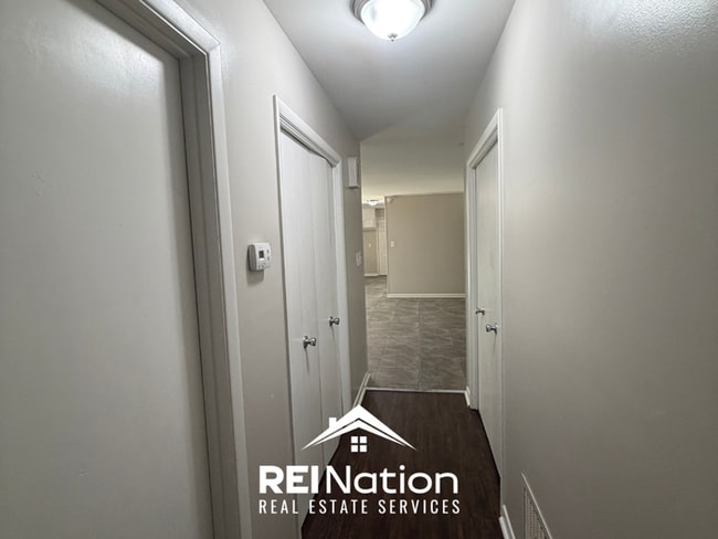 Building Photo - MASSIVE BESSEMER RENTAL! 4BR/2.5BA | High Ceilings & Brick Fireplace | 2-Car Garage!