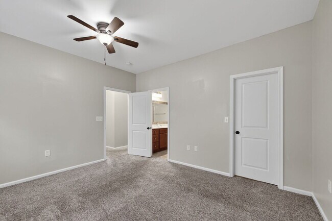 Building Photo - Beautiful Crofton at Spence Crossing Townhome/Condo | 3 BR | 2.5 BA | 1,867 Sq. Ft.
