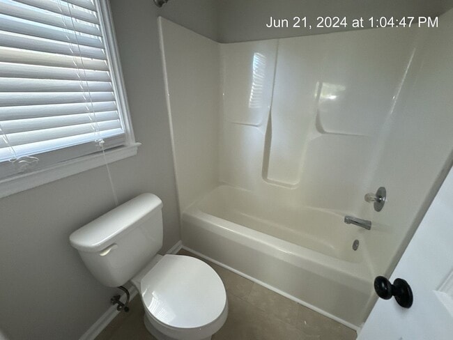 Building Photo - 5032 Shimmer Dr