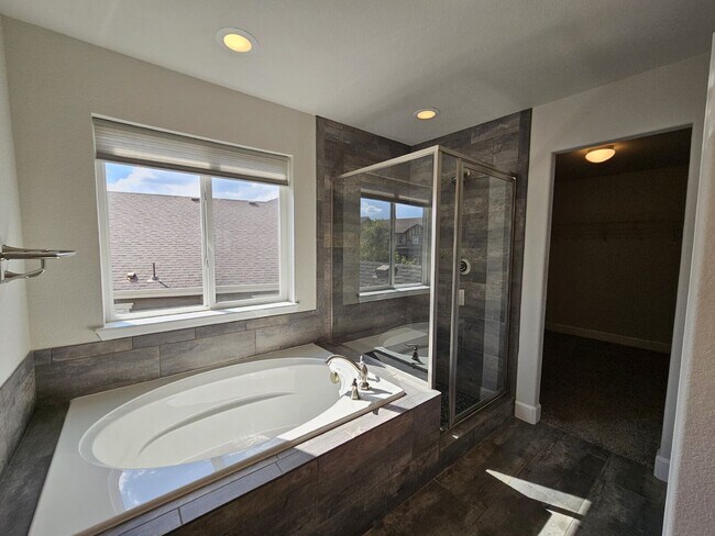 Building Photo - 1385 Castle Creek Cir