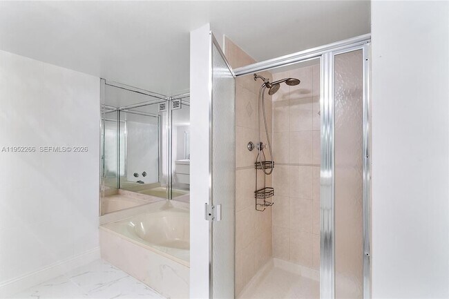 Building Photo - 600 Parkview Dr