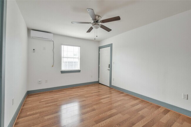 Building Photo - 5320 Polk St