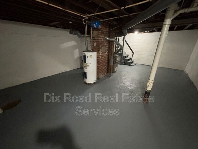 Building Photo - 922 Lafayette Ave