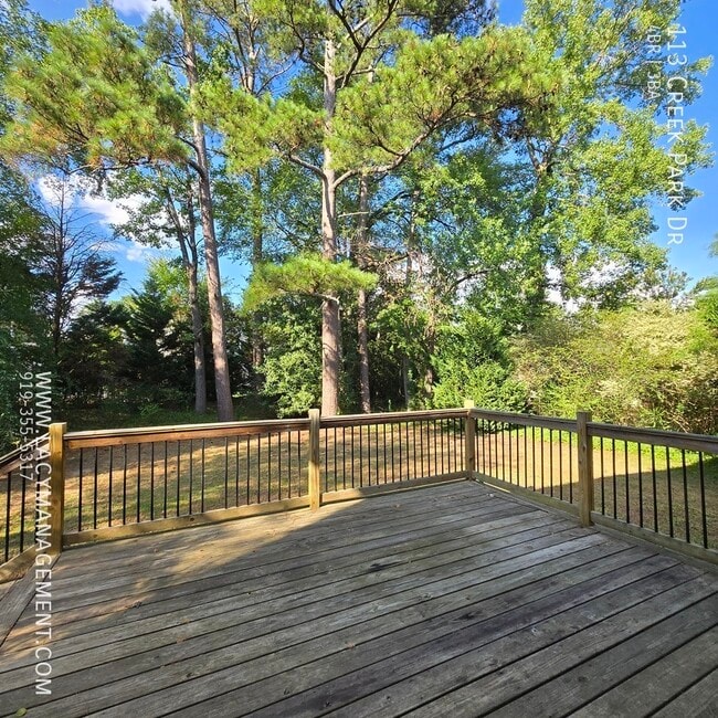 Building Photo - 113 Creek Park Dr