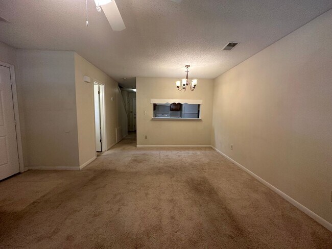 Building Photo - 25 Pointer Ln