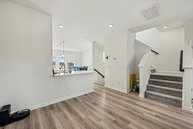 Building Photo - 801 Recess Pt Dr