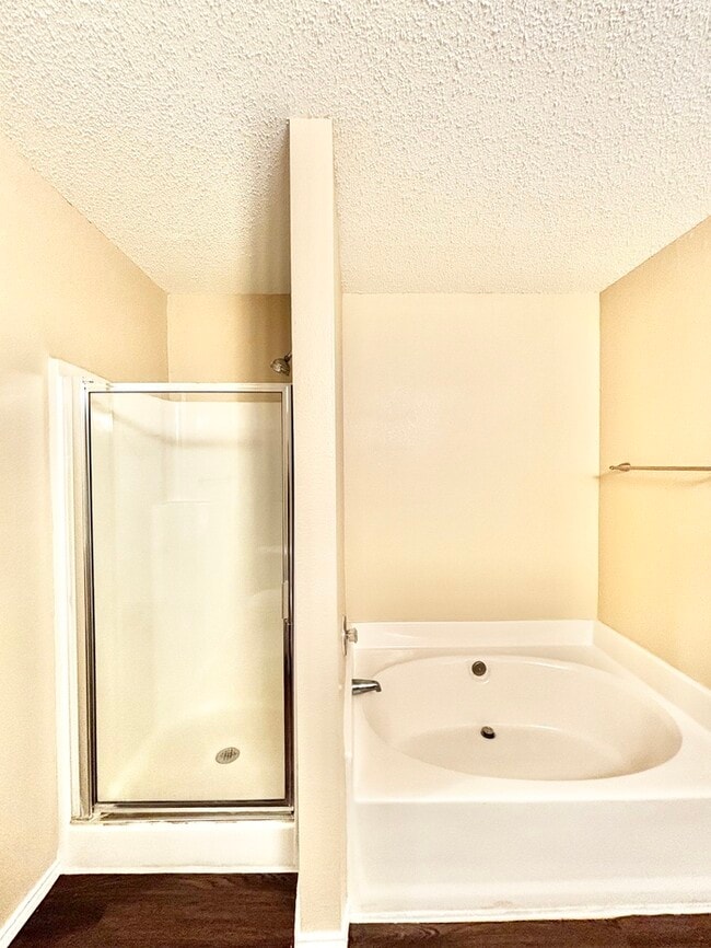 Building Photo - 319 Tioga Dr