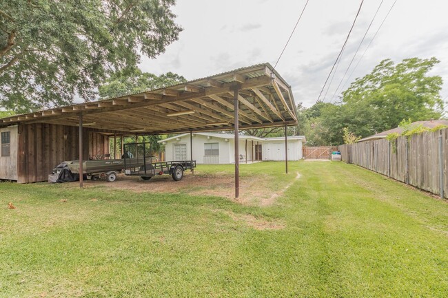 Building Photo - Great 3 bed, 2 bath Home