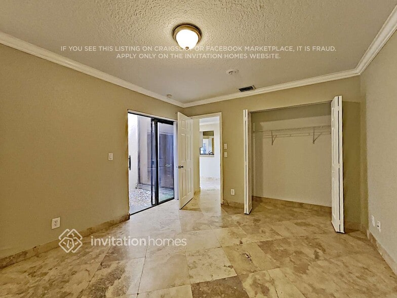 Building Photo - 800 SW 87th Terrace