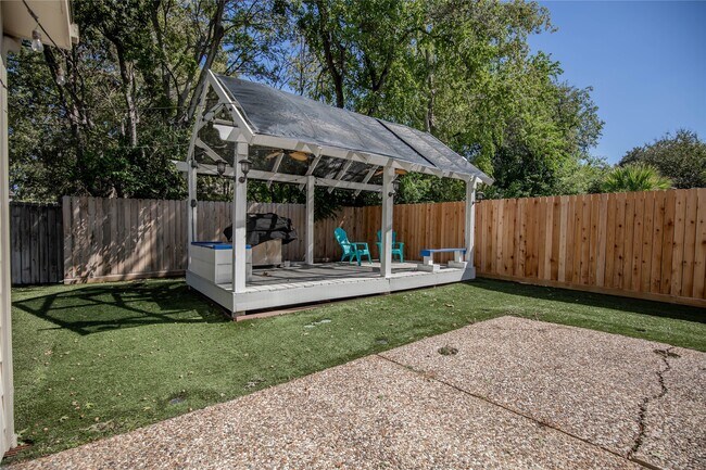 Building Photo - 1627 Fall Valley Dr