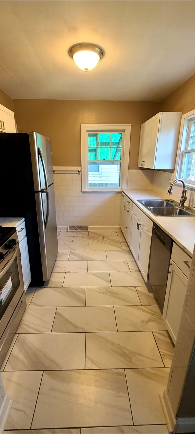 Building Photo - 2173 Telegraph Rd