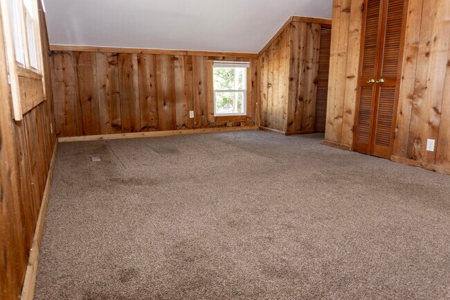Bedroom - 212 Jefferson St