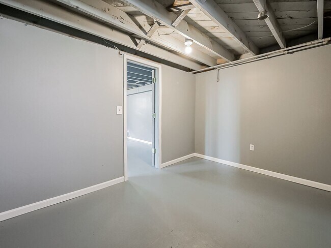 Building Photo - 127 Auburn St